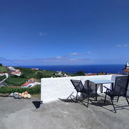 Sea View With Cozy Lomba (Flores)